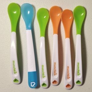 6 Munchkin Infant Spoons.